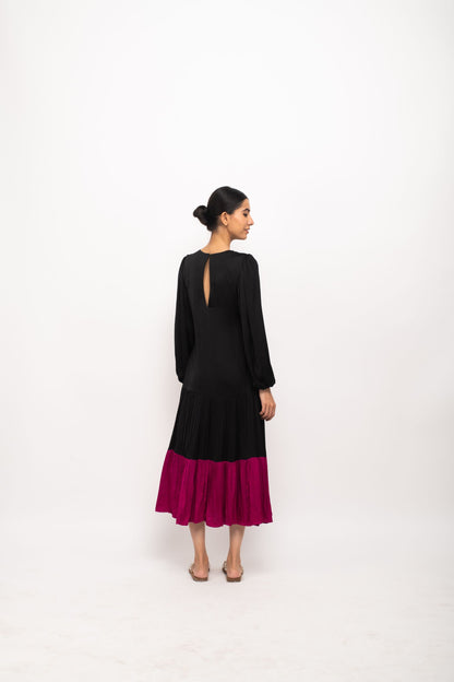 Black-Wine Gather Maxi Dress